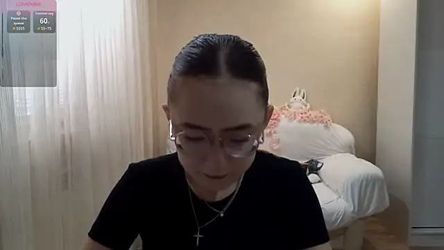 Snapshot of SolvedGlobe chatting on 06/30/26, 01:12 SolvedGlobe online show from 06/30/26, 01:12