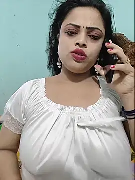 Snapshot of Beauty-3 chatting on 07/15/26, 12:38 Beauty-3 online show from 07/15/26, 12:38