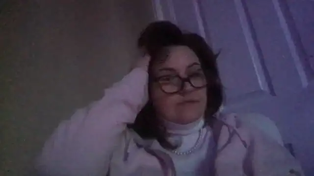 Snapshot of Teacher-Sue chatting on 03/03/26, 05:30 Teacher-Sue online show from 03/03/26, 05:30