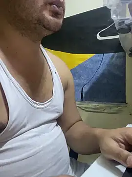 Snapshot of Daddyfuck_01 chatting on 04/28/26, 02:55 Daddyfuck 01 online show from 04/28/26, 02:55