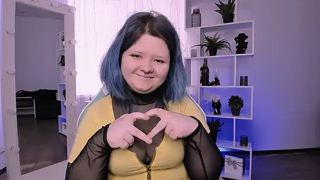 Snapshot of Lunaar_ chatting on 04/13/26, 05:35 Lunaar online show from 04/13/26, 05:35