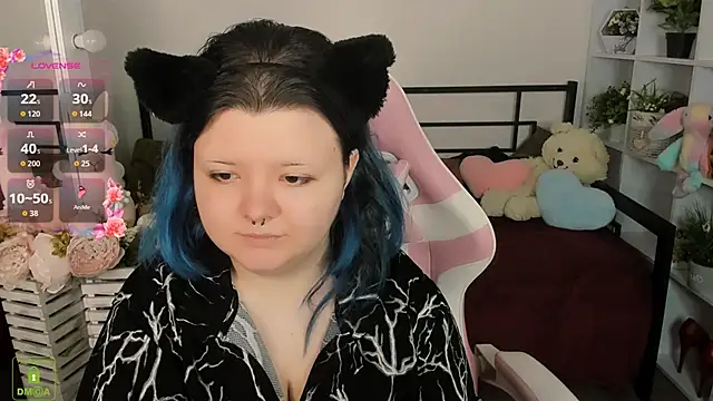 Snapshot of Lunaar_ chatting on 04/15/26, 05:25 Lunaar online show from 04/15/26, 05:25