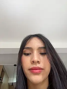 Snapshot of Mia-villalobos chatting on 04/05/26, 03:20 Mia-villalobos online show from 04/05/26, 03:20