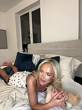 Snapshot of Naughtyblondex chatting on 03/20/26, 11:09 Naughtyblondex online show from 03/20/26, 11:09