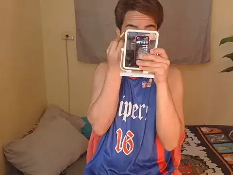 Snapshot of Xmj16 chatting on 03/05/26, 02:24 Xmj16 online show from 03/05/26, 02:24