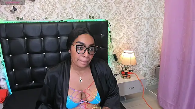 Snapshot of Piel_Canella chatting on 04/20/26, 01:25 Piel Canella online show from 04/20/26, 01:25