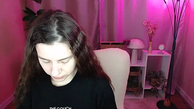 Snapshot of MistyBree chatting on 04/05/26, 08:11 MistyBree online show from 04/05/26, 08:11