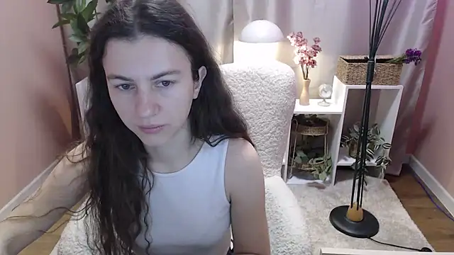 Snapshot of MistyBree chatting on 04/11/26, 08:07 MistyBree online show from 04/11/26, 08:07