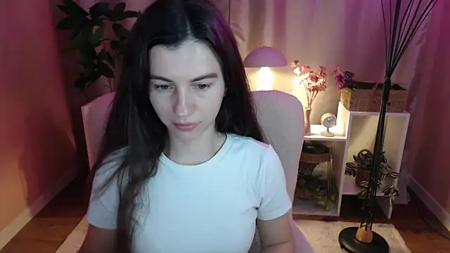 Snapshot of MistyBree chatting on 04/17/26, 08:17 MistyBree online show from 04/17/26, 08:17