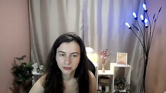 Snapshot of MistyBree chatting on 07/11/26, 08:06 MistyBree online show from 07/11/26, 08:06