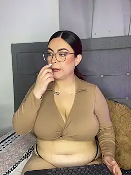 Snapshot of Kiara_noirr chatting on 03/11/26, 11:38 Kiara noirr online show from 03/11/26, 11:38