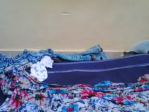 Snapshot of Sweet_aura01 chatting on 04/12/26, 09:03 Sweet aura01 online show from 04/12/26, 09:03