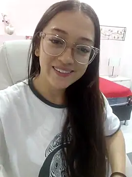 Snapshot of EvaMark_ chatting on 04/03/26, 11:19 EvaMark online show from 04/03/26, 11:19