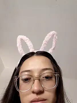 Snapshot of EvaMark_ chatting on 04/07/26, 11:21 EvaMark online show from 04/07/26, 11:21