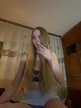 LunaVey online show from 04/09/26, 06:24