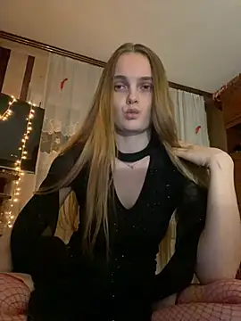 LunaVey online show from 06/03/26, 06:35