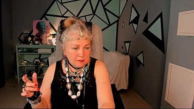 Snapshot of LilaMaharani chatting on 03/25/26, 01:28 LilaMaharani online show from 03/25/26, 01:28