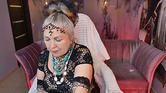 Snapshot of LilaMaharani chatting on 04/14/26, 12:55 LilaMaharani online show from 04/14/26, 12:55