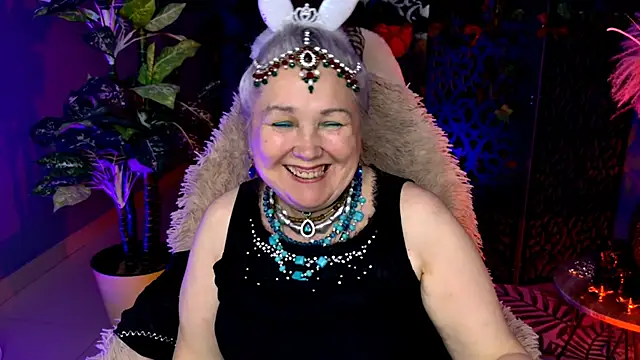 Snapshot of LilaMaharani chatting on 04/20/26, 02:09 LilaMaharani online show from 04/20/26, 02:09