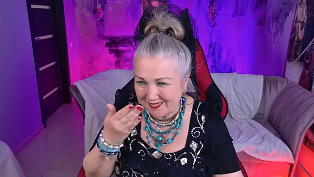 Snapshot of LilaMaharani chatting on 04/22/26, 02:29 LilaMaharani online show from 04/22/26, 02:29
