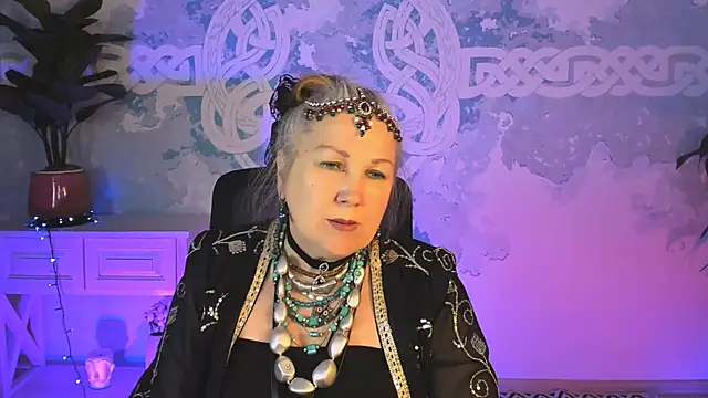Snapshot of LilaMaharani chatting on 04/24/26, 12:51 LilaMaharani online show from 04/24/26, 12:51