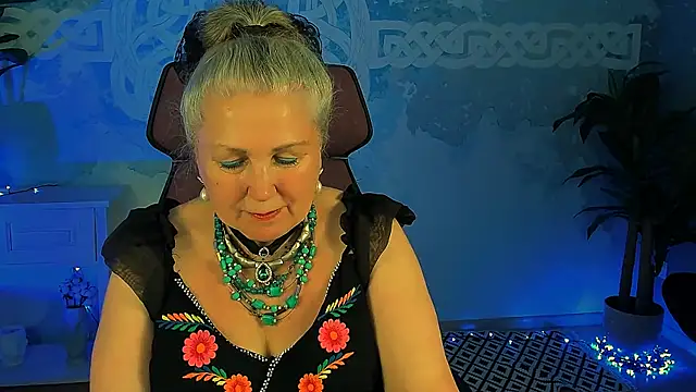 LilaMaharani online show from 05/18/26, 01:06