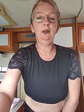 Snapshot of lescoquinsdu40 chatting on 03/10/26, 02:44 lescoquinsdu40 online show from 03/10/26, 02:44