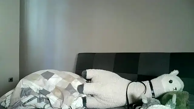 Snapshot of itsmemayarose chatting on 04/25/26, 12:30 itsmemayarose online show from 04/25/26, 12:30