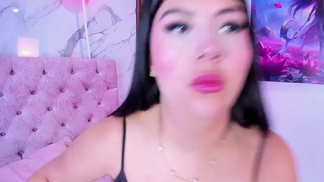 Snapshot of AbrilQuintana_ chatting on 04/17/26, 11:13 AbrilQuintana online show from 04/17/26, 11:13