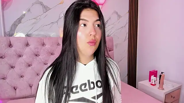 AbrilQuintana  online show from 04/29/26, 11:36
