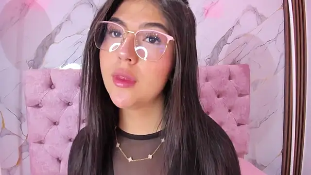 AbrilQuintana  online show from 05/21/26, 11:39