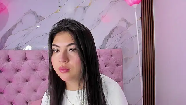 AbrilQuintana  online show from 05/28/26, 11:29