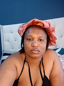 Snapshot of Cuddle_Zee chatting on 03/11/26, 01:39 Cuddle Zee online show from 03/11/26, 01:39