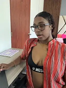 Emi rousse online show from 03/09/26, 12:42