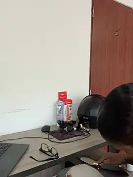 Emi rousse online show from 03/13/26, 12:34