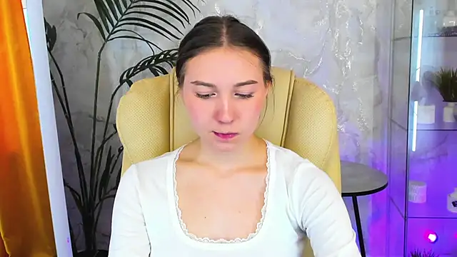 OliviaLang online show from 03/26/26, 11:27