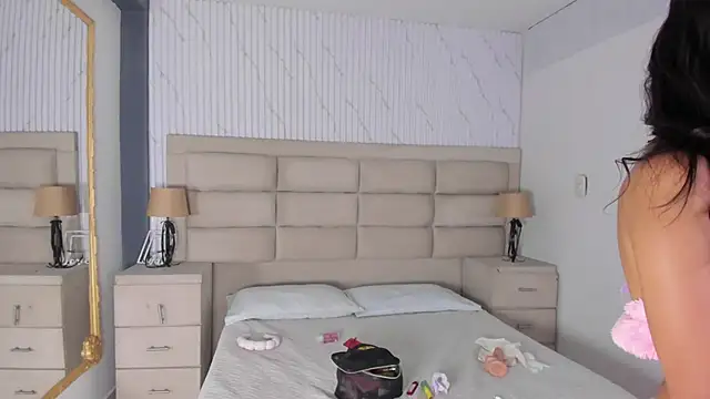 Snapshot of GabyOwenss chatting on 04/13/26, 11:43 GabyOwenss online show from 04/13/26, 11:43