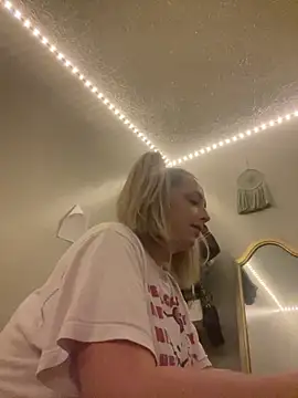 Snapshot of imkhloe chatting on 04/25/26, 12:46 imkhloe online show from 04/25/26, 12:46