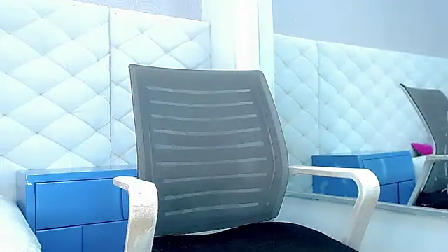 catriona queen16 online show from 04/04/26, 07:39