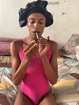 Kinky-Nicky04 online show from 04/13/26, 07:03