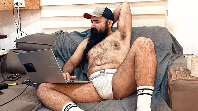 Snapshot of Barba_Negra_Fumador chatting on 06/24/26, 03:55 Barba Negra Fumador online show from 06/24/26, 03:55