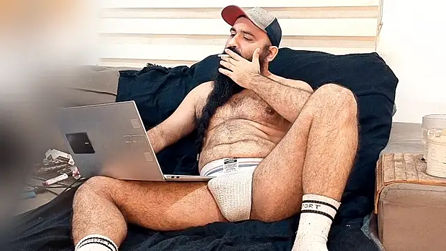 Snapshot of Barba_Negra_Fumador chatting on 07/05/26, 12:06 Barba Negra Fumador online show from 07/05/26, 12:06