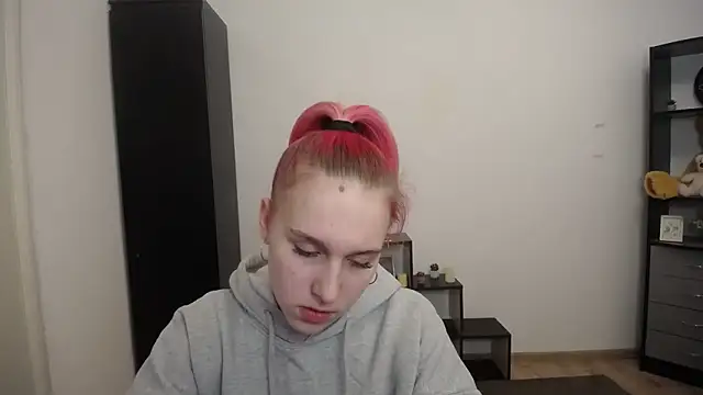 Scarlett lil online show from 03/25/26, 08:53