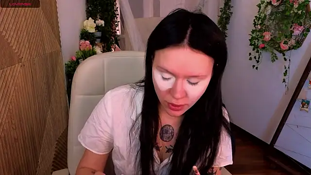 Snapshot of kittenlolla chatting on 03/11/26, 02:23 kittenlolla online show from 03/11/26, 02:23