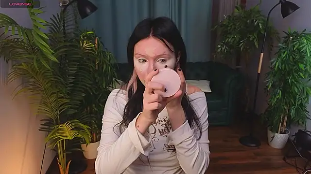 Snapshot of kittenlolla chatting on 03/20/26, 05:12 kittenlolla online show from 03/20/26, 05:12