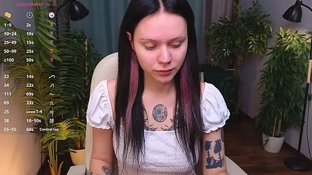 Snapshot of kittenlolla chatting on 04/02/26, 05:38 kittenlolla online show from 04/02/26, 05:38