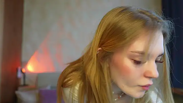 Snapshot of cyberl0ve_ chatting on 04/05/26, 03:42 cyberl0ve online show from 04/05/26, 03:42