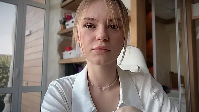 Snapshot of cyberl0ve_ chatting on 04/11/26, 01:15 cyberl0ve online show from 04/11/26, 01:15