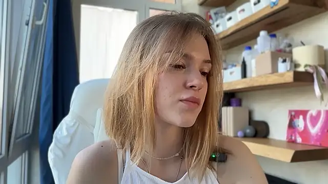 cyberl0ve  online show from 06/06/26, 11:37