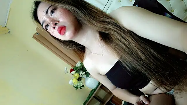 Snapshot of Seductive_sophie chatting on 04/17/26, 02:58 Seductive sophie online show from 04/17/26, 02:58